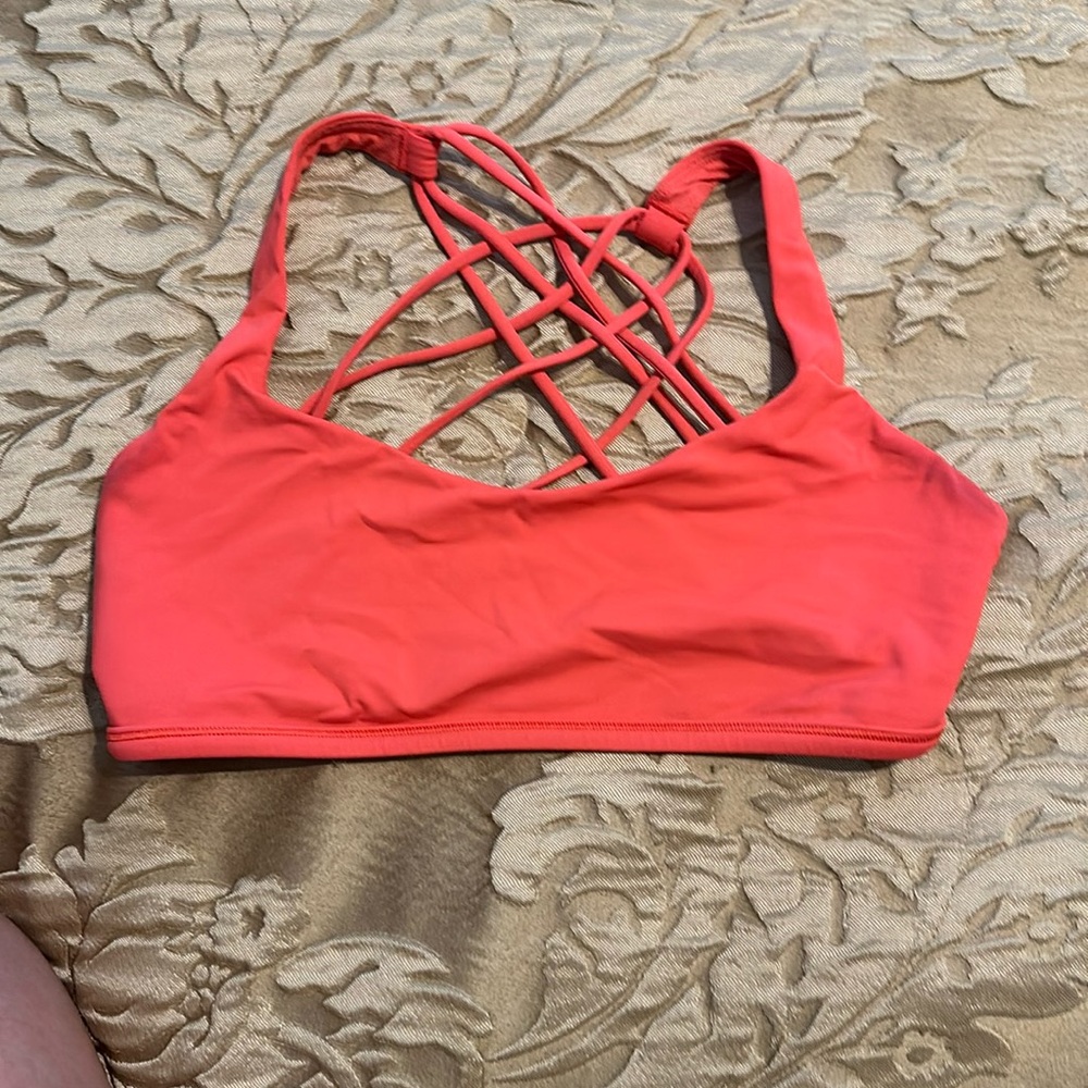 Lululemon sports bra